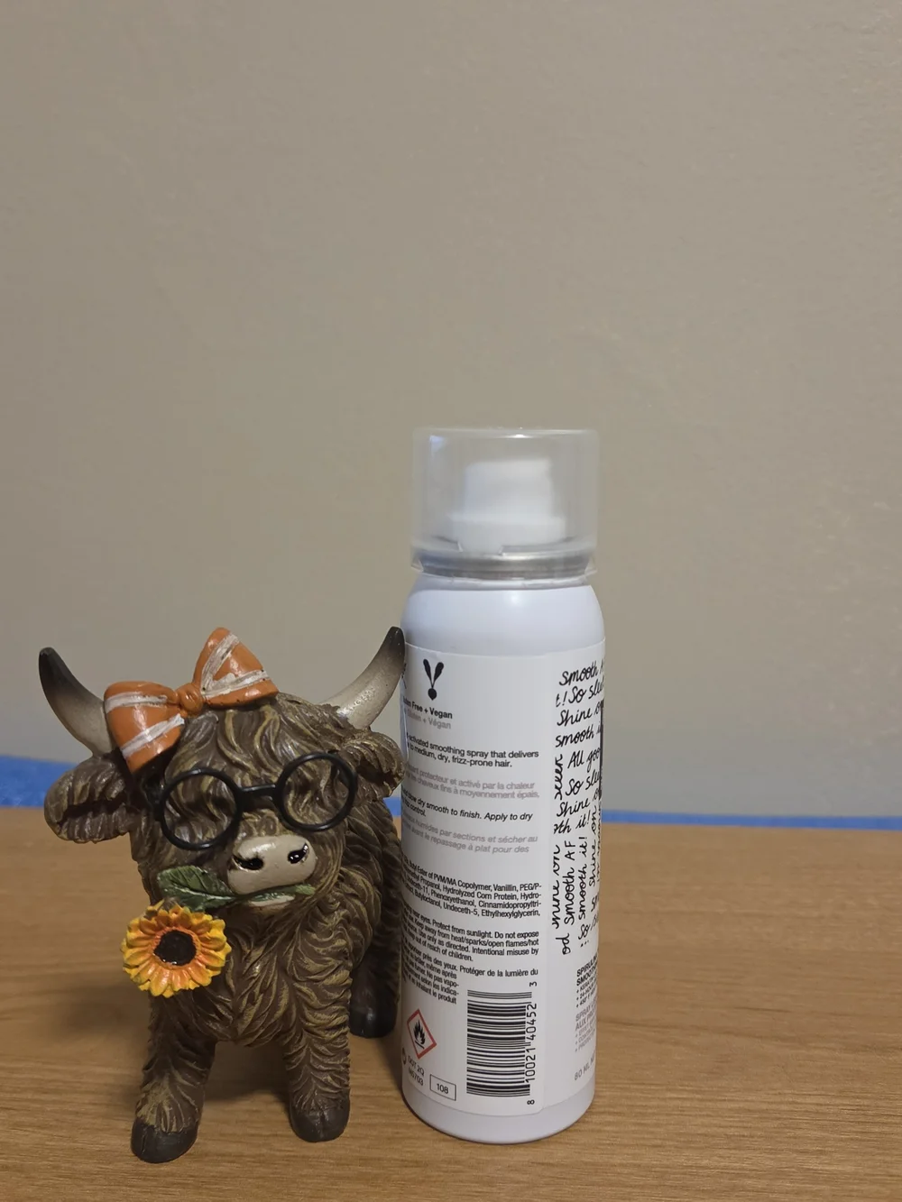 IGK Good Behavior Smoothing Spray - White